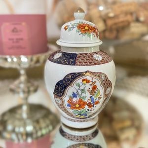 Vintage Japanese Imari Porcelain Orange Blue Gold Ginger Jar Urn with Lid EUC